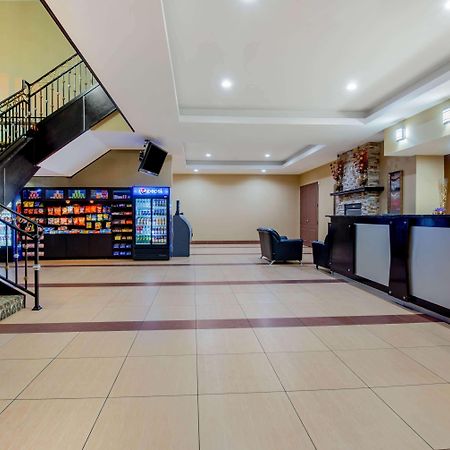 La Quinta Inn By Wyndham West Long Branch Nj Shore Area Exterior photo