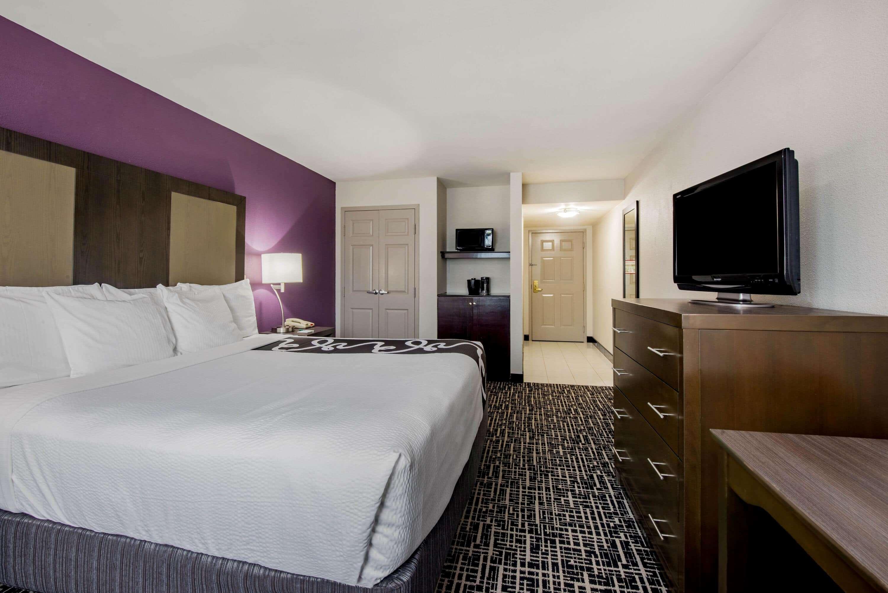 La Quinta Inn By Wyndham West Long Branch Nj Shore Area Exterior photo