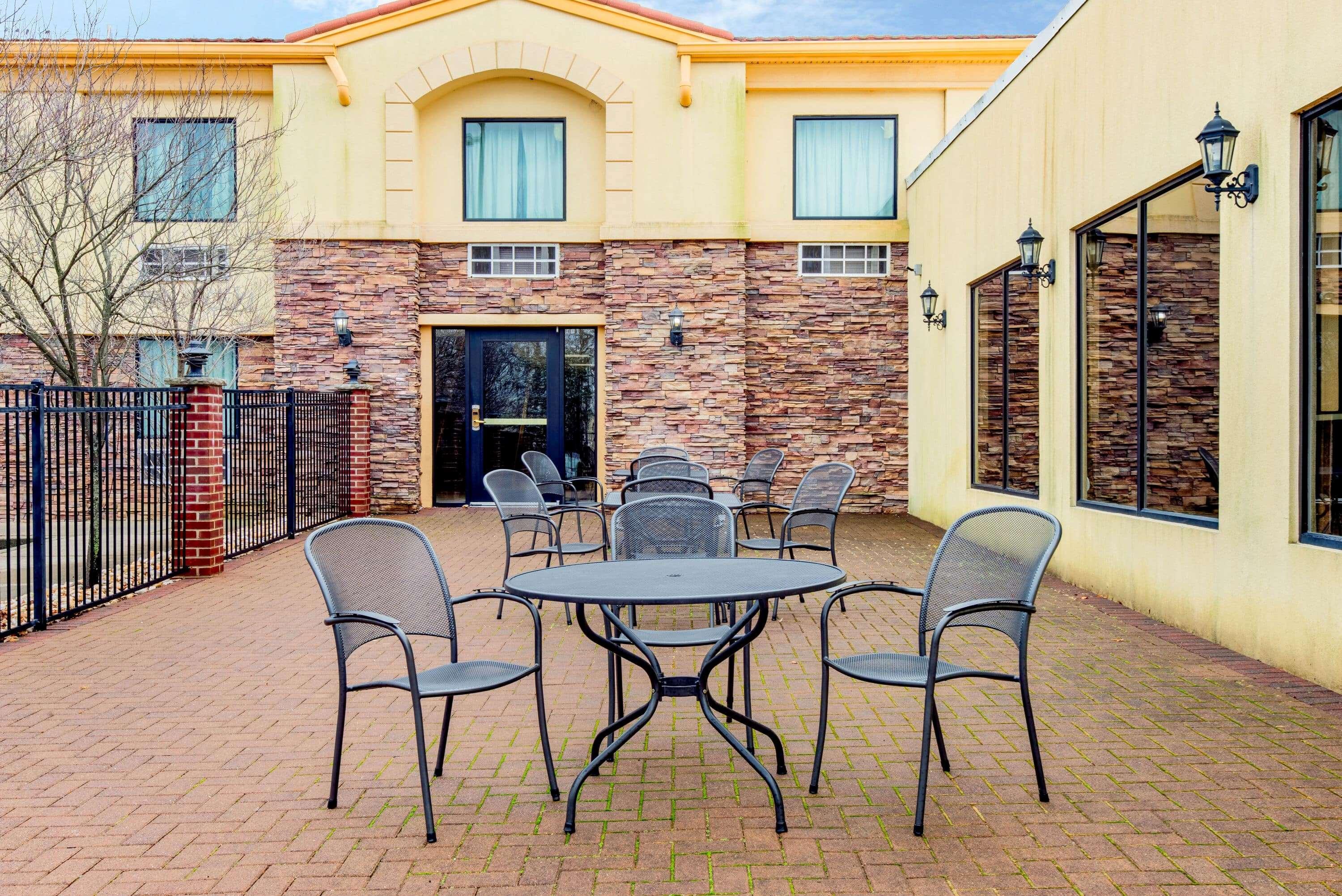 La Quinta Inn By Wyndham West Long Branch Nj Shore Area Exterior photo
