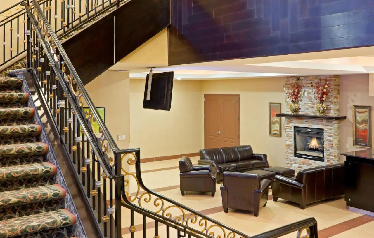 La Quinta Inn By Wyndham West Long Branch Nj Shore Area Exterior photo